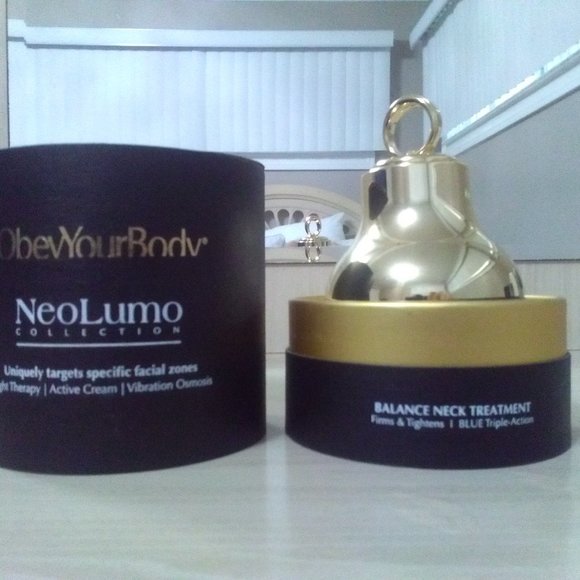 NEOLUMO BALANCE NECK TREATMENT-BLUE TRIPLE ACTION-1.7 oz/ 50 ml-BRAND NEW-SEALED - Picture 7 of 8